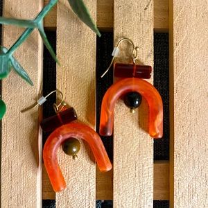 Universal Thread Resin Earrings Coral Brown Geometric Pendant Style
